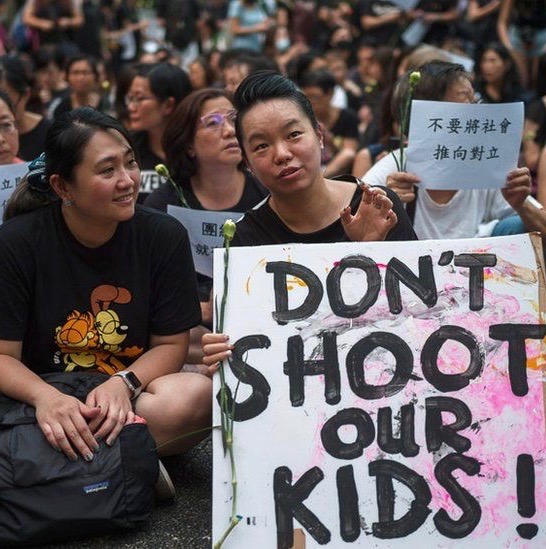 HONG KONG – MANIFESTATIONS: Plus de 900 mineurs interpellés par la police en six mois