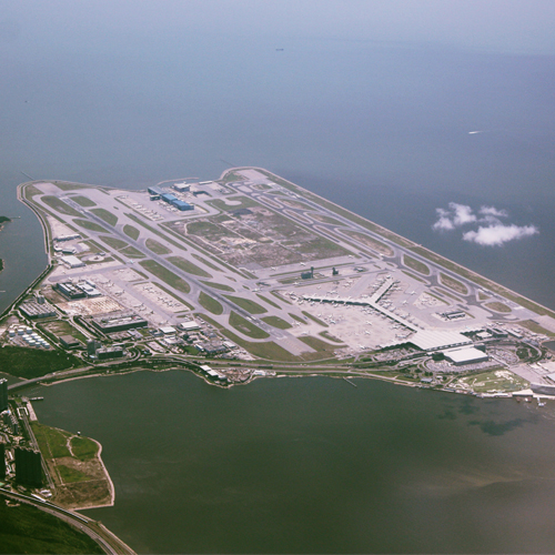 HONG KONG – MANIFESTATIONS: L’aéroport de Chep Lap Kok donne le tournis aux avionneurs asiatiques