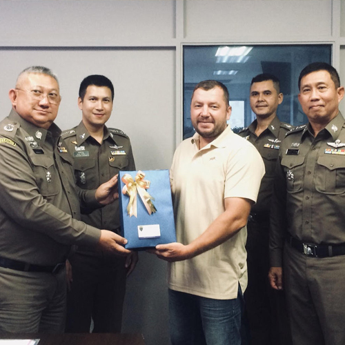 THAILANDE – SAUVETAGE: Max, l’ingénieur français de Phuket récompensé pour avoir été l’un des héros de la grotte de Tham Luang