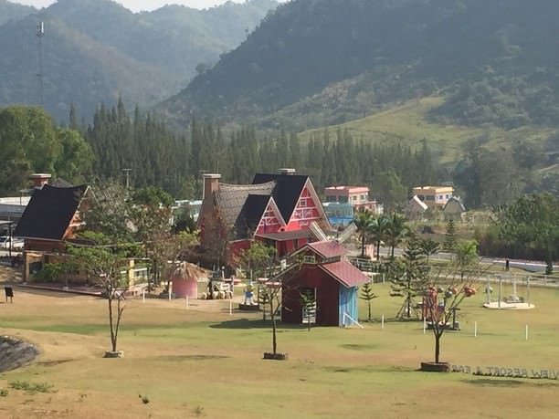 THAÏLANDE – TOURISME: Un voyage bucolique au «jardin des abeilles» de Suan Phueng