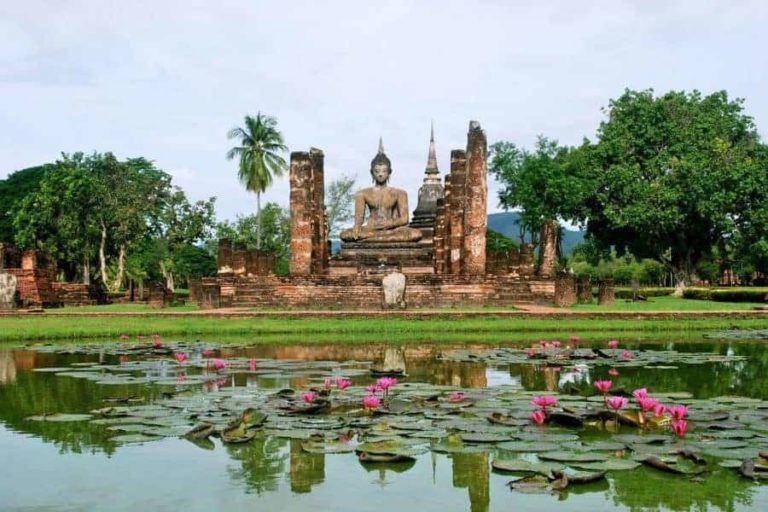 THAÏLANDE – FRANCE : Sukhothaï, l’ancienne capitale royale revisitée par Le Figaro