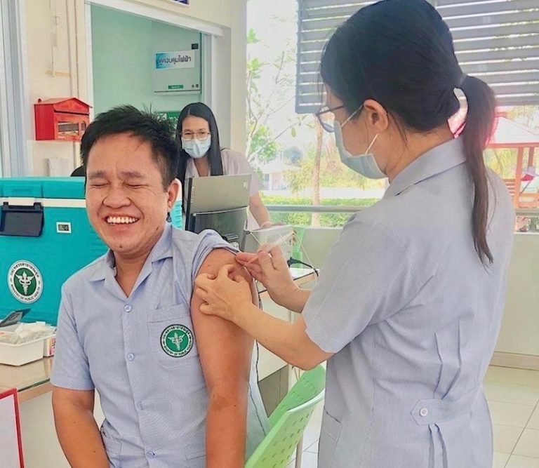 THAÏLANDE – CHRONIQUE : « Vaccination : je ne vois rien venir »