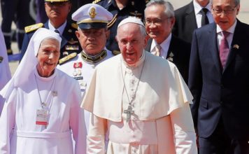 GAVROCHE HEBDO – EDITORIAL: Face au pape François, une société thaïlandaise en demande de repères Pape catholique Thaïlande