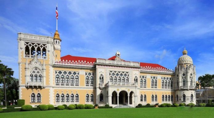 THAÏLANDE – POLITIQUE : Le baromètre politique de Noël du royaume governement house Bangkok