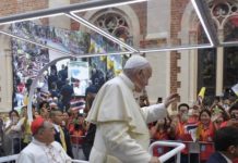 Pape visite en Thaïlande