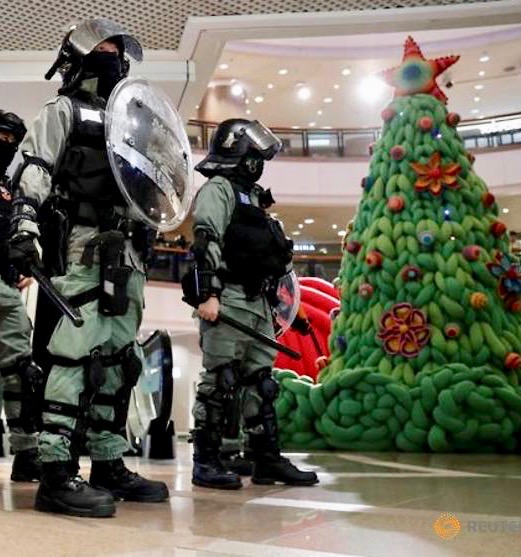 HONG KONG – MANIFESTATIONS: Dans le territoire, la guérilla des centres commerciaux s’installe