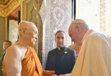 THAÏLANDE – RELIGION: Le patriarche suprême du bouddhisme thaïlandais reçoit le pape François