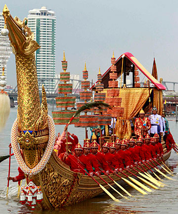 THAÏLANDE – MONARCHIE: Pourquoi la procession des barges royales du 24 octobre a été annulée