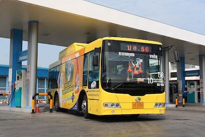 BANGKOK Les nouveaux bus de la ville bloqués en douane