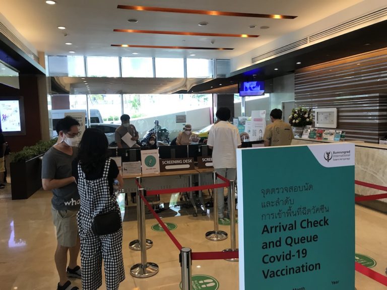 THAÏLANDE – COVID : Le nombre de contaminations au 20 octobre s’élève à 8 918 cas quotidiens