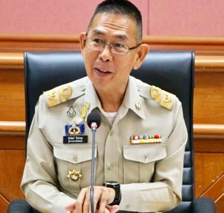 THAÏLANDE – SOCIÉTÉ : Le gouverneur de Pathum Thani sacrifie trois mois de salaire