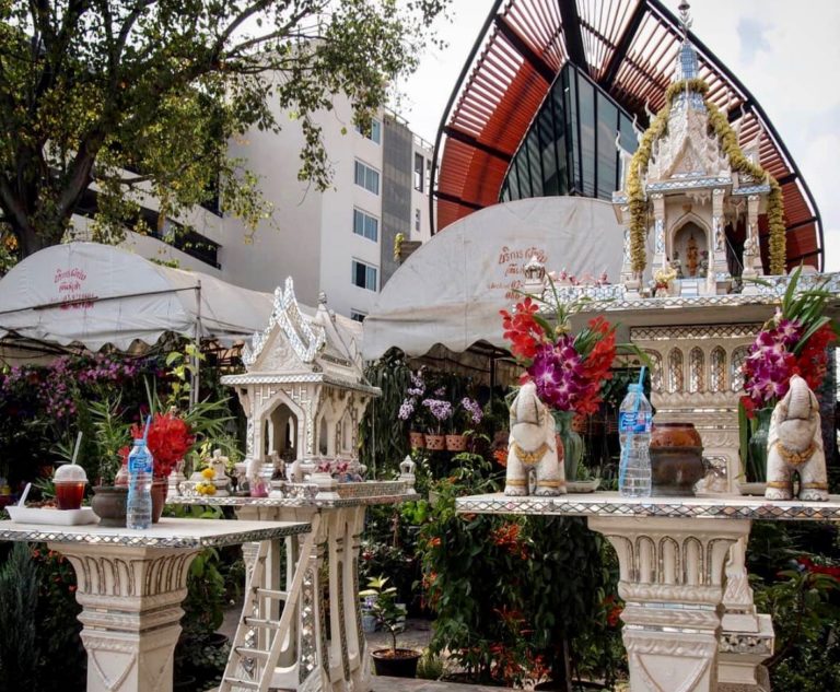 THAÏLANDE – CULTURE : Saan Phra Phoum ou la maison des esprits