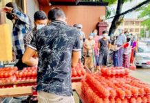 GAVROCHE HEBDO – ÉDITORIAL : En Birmanie, le virus surfe sur la guerre civile