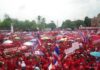 THAILANDE – Conflit Politique. Manifestation à Pattaya : Affrontements ce matin entre supporters pro et anti-gouvernementaux. Le sommet élargi de l’Asean temporairement suspendu. Les Premiers ministres de gouvernement coincés dans leurs hôtels.