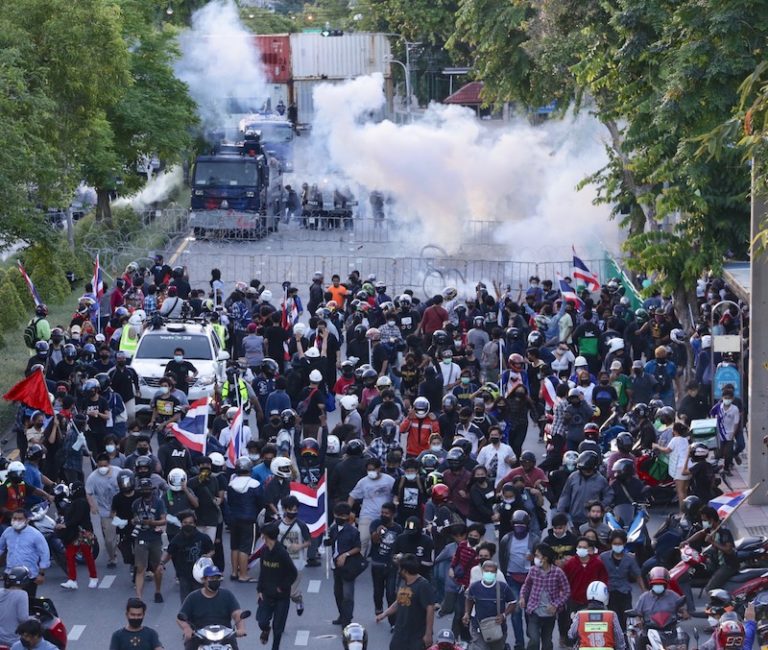 THAÏLANDE – POLITIQUE : Aucun tirs à balle réelles contre les manifestants affirme la police thaïlandaise