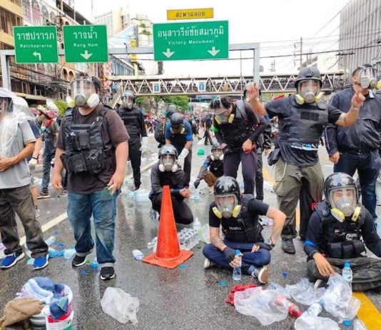 THAÏLANDE – MANIFESTATIONS : La police promet d’en finir avec les manifestations démocratiques d’ici octobre