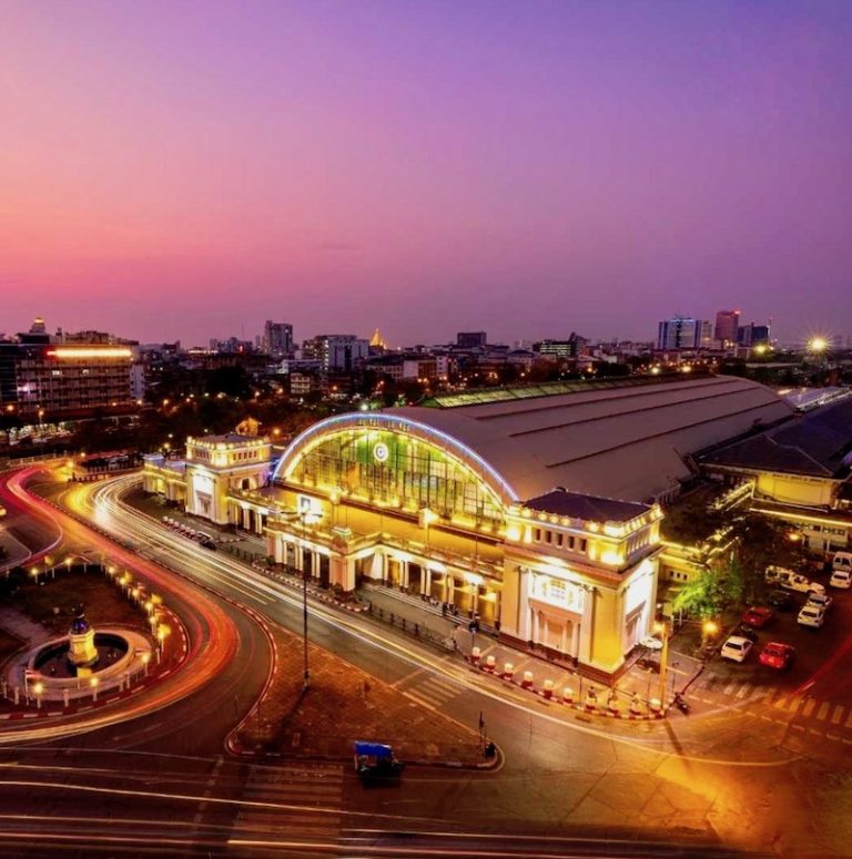 THAÏLANDE – HISTOIRE : L’adieu de toute une capitale à la gare de Hua Lamphong