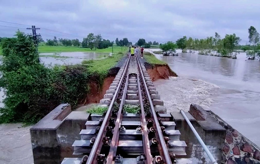 inondation ligne de train