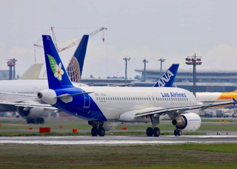 LAOS – AVIATION : Vientiane, coupée du reste du pays alors que la pandémie reprend