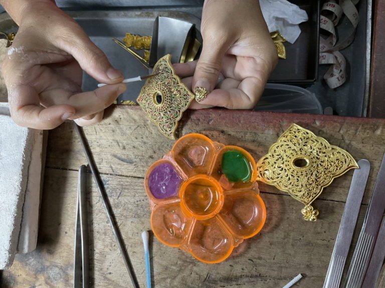 THAÏLANDE – CHRONIQUE : « Tha Chaï : atelier et mains d’or »