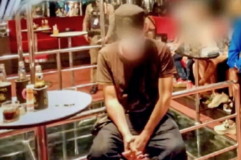 BANGKOK – SOCIÉTÉ : 61 fêtards arrêtés dans un pub de Soi Sukhumvit 23 pour raisons sanitaires