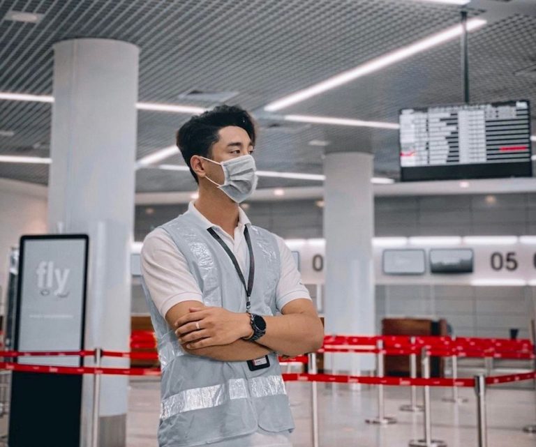 CAMBODGE – TOURISME : Pas question d’atterrir sans masque sur le sol cambodgien