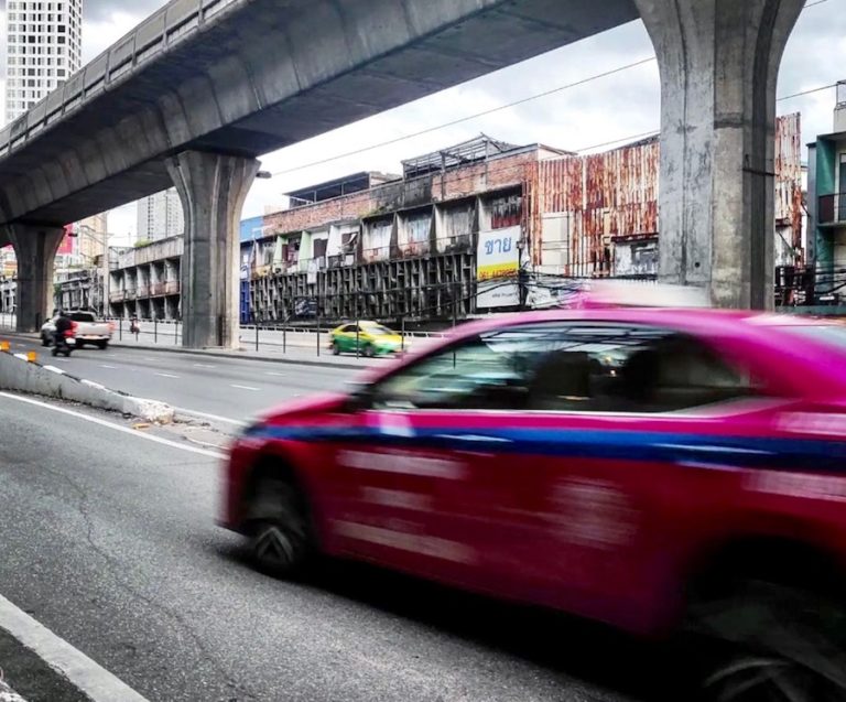 THAÏLANDE – SONDAGE : Les passagers des taxis heureux des mesures anti Covid-19