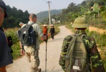 THAÏLANDE – FRANCE : Des parachutistes passionnés d’histoire et d’Asie du sud-est marche sur la route coloniale 4 vietnam