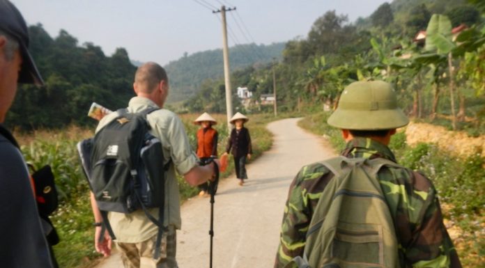 THAÏLANDE – FRANCE : Des parachutistes passionnés d’histoire et d’Asie du sud-est marche sur la route coloniale 4 vietnam