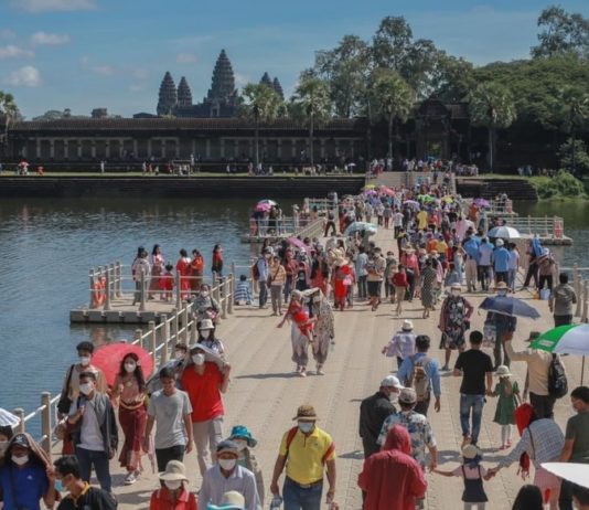 Touristes angkor Cambodge