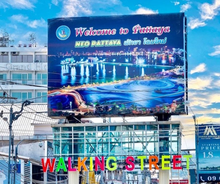 PATTAYA – SOCIÉTÉ : C’est parti pour les voitures électriques sur Beach road !