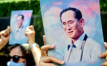 anniversaire feu Bhumibol Adulyadej Rama