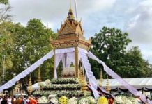 CAMBODGE – HOMMAGE: Le prince Norodom Ranariddh reçoit un hommage funèbre royal à Phnom Penh funéraille Norodom Ranariddh