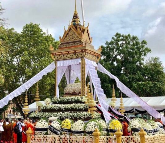 CAMBODGE – HOMMAGE: Le prince Norodom Ranariddh reçoit un hommage funèbre royal à Phnom Penh funéraille Norodom Ranariddh