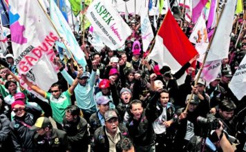 INDONÉSIE – SOCIAL : Les métropoles indonésiennes paralysées par une série de grèves Indonésie manifestation