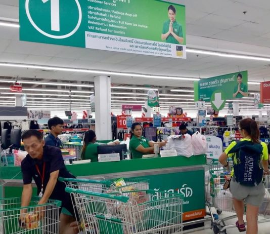 THAÏLANDE – ÉCONOMIE : les 218 milliards de bahts du rachat de Lotus par Siam Makro pèsent lourd dans les statistiques magasin lotus Pattaya
