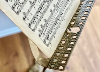 lutrin roman singapour