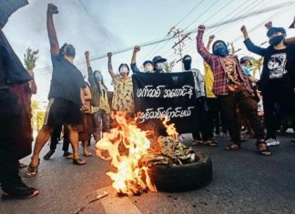 protestataire en Birmanie