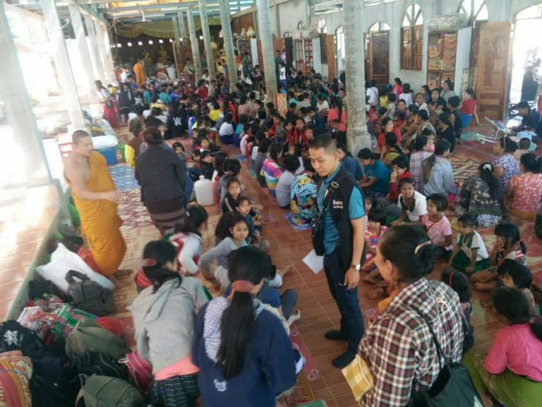 THAÏLANDE – HUMANITAIRE : Les réfugiés birmans affluent aux frontières thaïlandaises