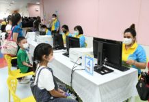 Vaccination enfants Thaïlande