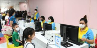 Vaccination enfants Thaïlande
