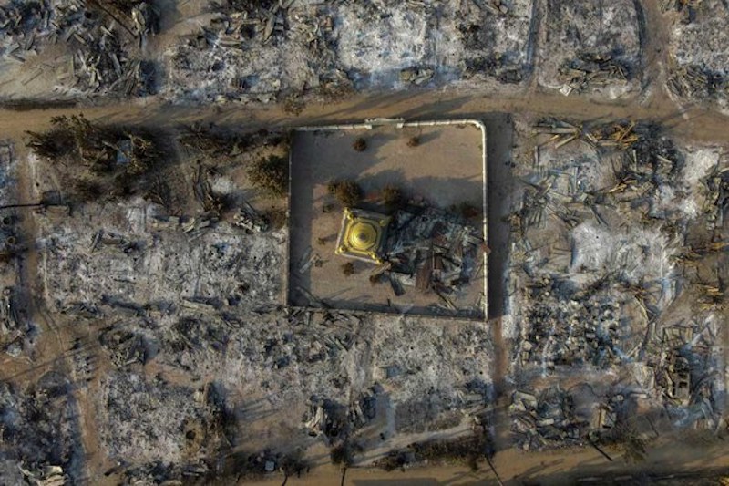 Village brulé en Birmanie
