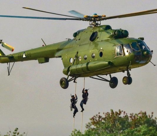 Birmanie hélicoptère militaire