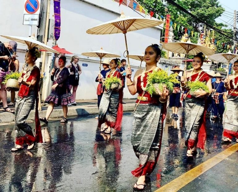 THAÏLANDE – TOURISME : Chiang Mai autorise les grands rassemblements pendant Songkran, mais pas les batailles d’eau