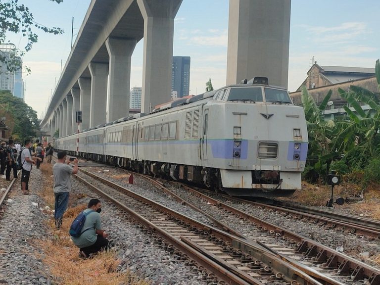 THAÏLANDE – TRAIN : Des trains diesel japonais d’occasion effectuent un essai sans problème