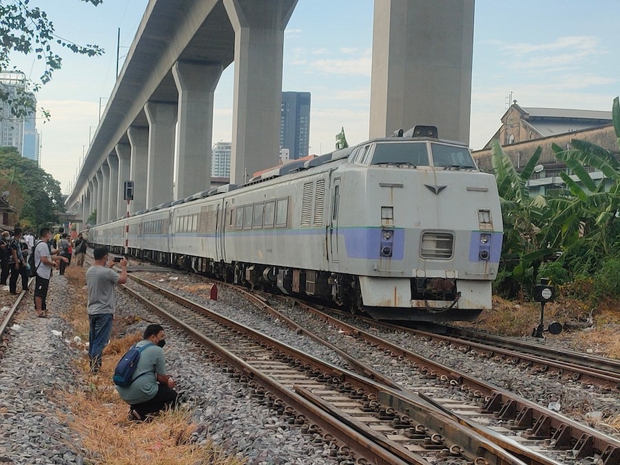 KIHA183 train Thaïlande