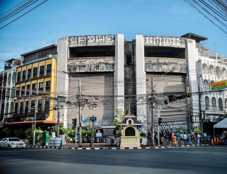 BANGKOK – URBANISME : Le centre commercial abandonné de New World sera finalement démoli