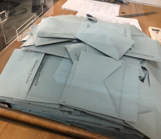 THAÏLANDE – FRANCE : Le dépouillement des urnes pour les élections consulaires a commencé bulletins de vote France Thaïlande
