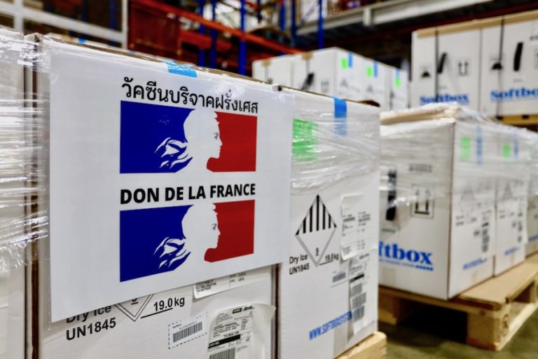 THAÏLANDE – FRANCE : Vous êtes vaccinés contre le Covid en Thaïlande ?  Merci (entre autres) aux amis Français