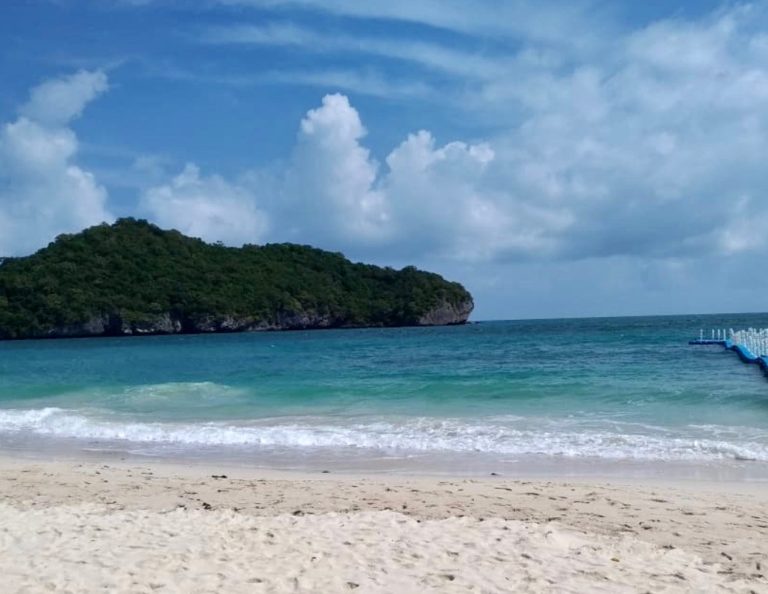 THAÏLANDE – TOURISME : Une plage populaire de Surat Thani fermée aux touristes après les dégâts causés par la tempête